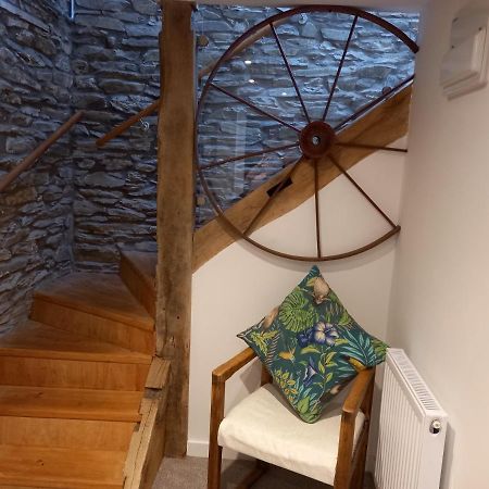 Hay Barn, Penrheol Farm, Unique Barn Conversion Builth Wells Ngoại thất bức ảnh